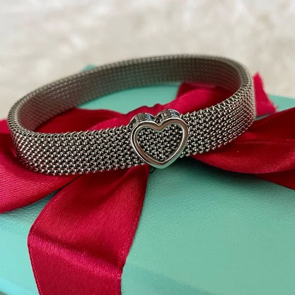 Tiffany and Co. Somerset Mesh Heart Stretch Bracelet - Picture 6 of 10